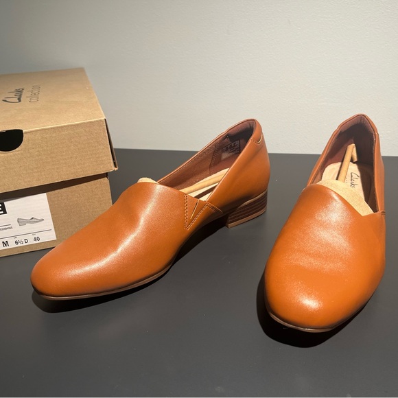 Clarks Men's Brown Leather Slip-Ons - Picture 1 of 5